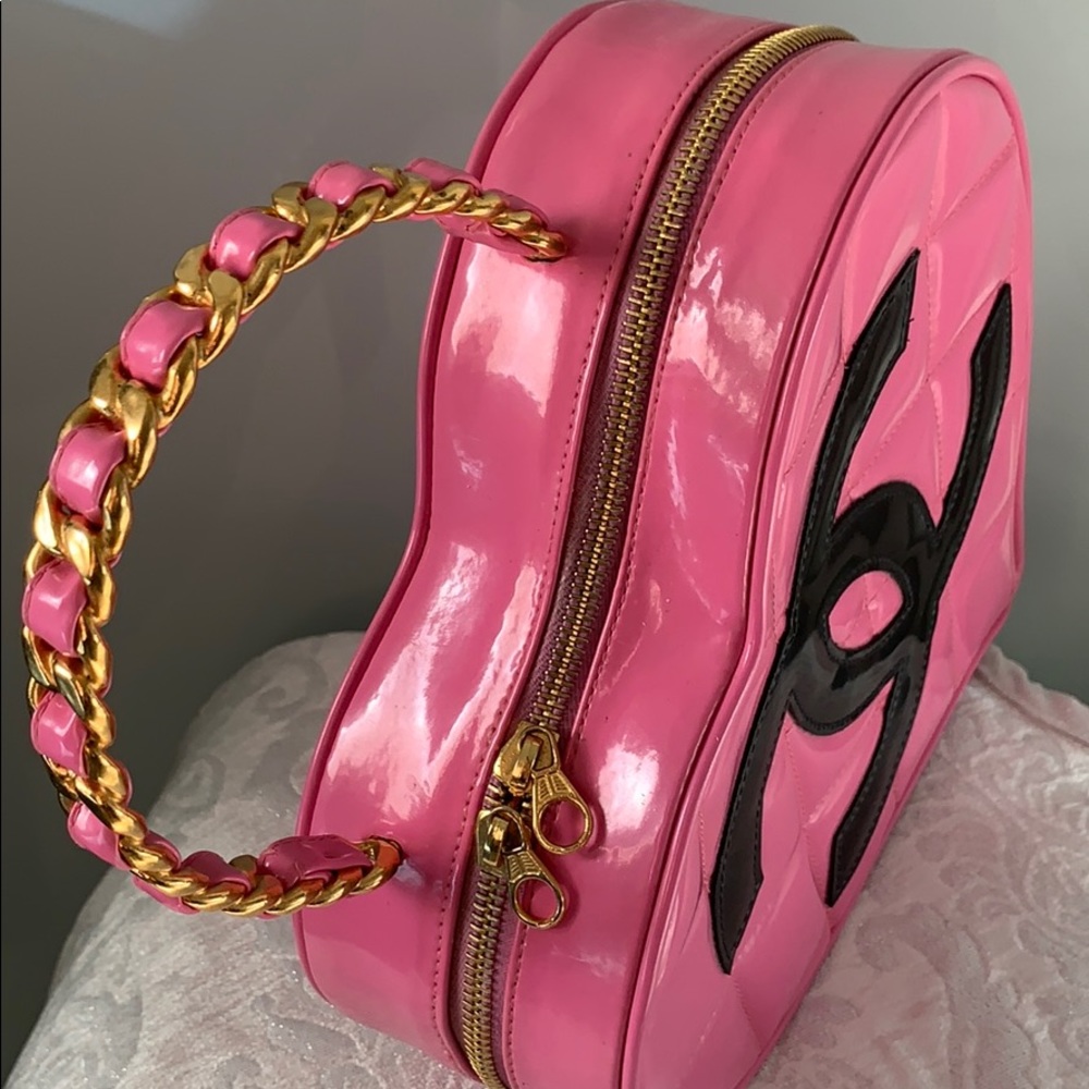 CHANEL Heart shape Runway Bag 💖 SUPER RARE - Picture 4 of 5